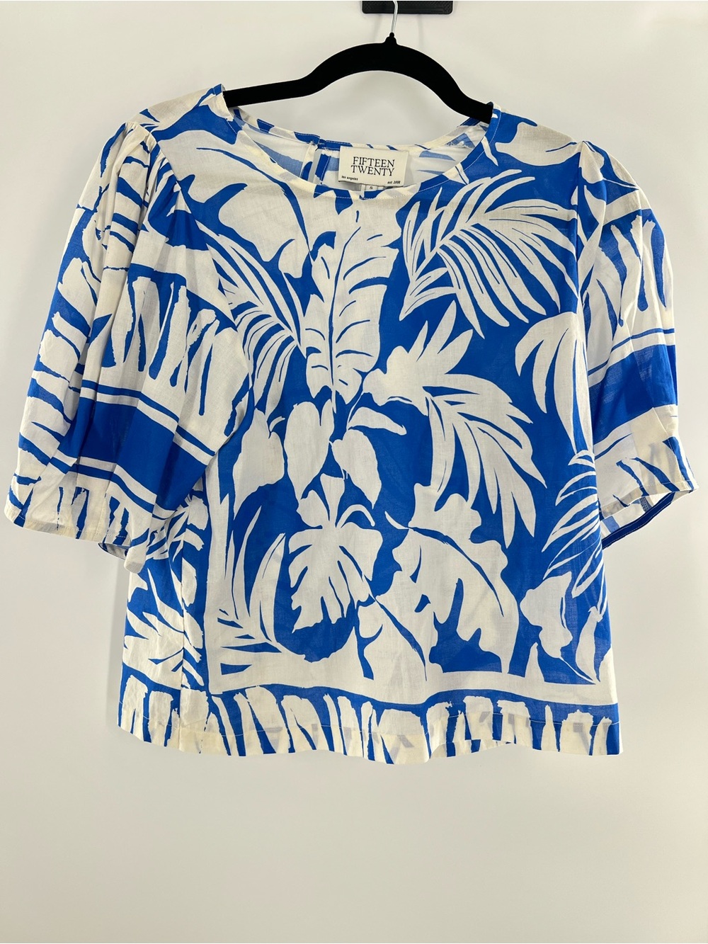 NWT Fifteen Twenty Blue and White Puff Sleeve Blouse in Palm Print Small